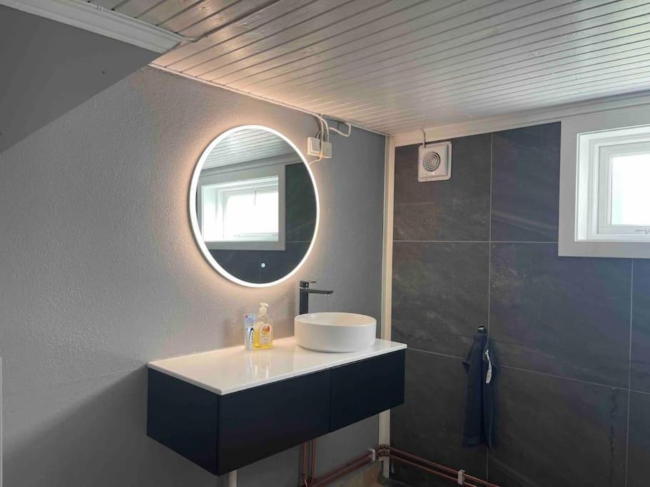 Fin Sentralt Hybel I Drammen Apartment ภายนอก รูปภาพ